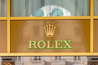 Selanik, Yunanistan - 22 Ekim 2023: Aristo Meydanı 'ndaki Lüks Kuyumcu Gofas Rolex Saat Dükkanı.