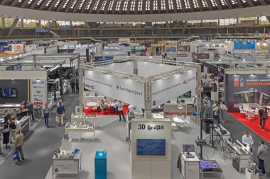 Belgrad, Sırbistan - 21 Mayıs 2024: Uluslararası Teknik ve Teknik Başarı Fuarı Ufi Sanayi Fuarı Salonu 'nda.