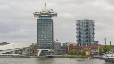 Amsterdam, Hollanda - 18 Mayıs 2018 Müze Adem Kulesi Burası Hollanda Bulutlu Bahar Günü.
