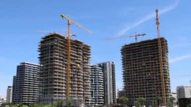 Belgrad, Sırbistan - 01 Ağustos 2024: Belgrad Rıhtım Apartmanı İnşaat Alanı Başkent Zoom 'da Güneşli Yaz Günü.