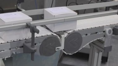 Plastik Taşıma Kayışı Sistem Üretiminde Beyaz Kutular