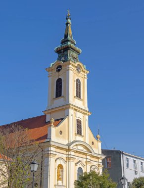 Roma Katolik Kilisesi, Sırbistan 'ın Zemun Meydanı' ndaki Güneşli Yaz Gününde Kutsal Bakire Meryem 'in Varsayımı Kilisesi