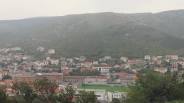 Adriyatik Denizi Sahil Manzarasında Şehir Sendikası Hırvatistan Nehaj Kalesi Tepesi Yağmurlu Gün tavasından