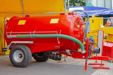 Tarım Çiftliği Pompalı Yeni Kırmızı Tank Karavanı