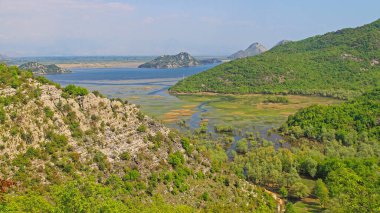 Karadağ 'daki Skadar Gölü UNESCO Dünya Mirası Arazi Havacılık Görünümü