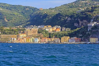 Sorrento Kasabası Akdeniz manzarası İtalya 'da Seyahat