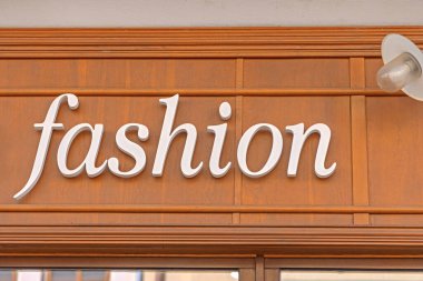 Retro Style Wood Arkaplanda Lambalı 3D Beyaz İşaret Moda