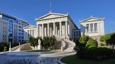 Atina, Yunanistan - 4 Mayıs 2015: Yunanistan Ulusal Kütüphanesi Vallianeio Megaron Başkent Merkezindeki Tarih Binası.