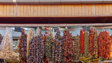 Kurutulmuş Patlıcan Askısı Sebzeleri Kış Hindi İçin Korundu