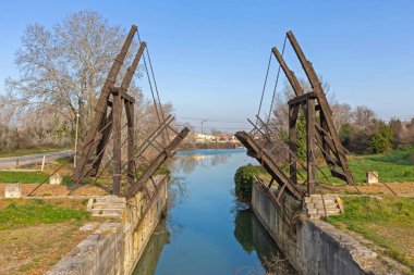 Arles France 'da Langlois Köprüsü' nü aç Pont Van Gogh