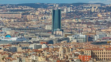 Marsilya 'daki Gökdelen Genel Merkezi Hava Görüntüsü CMA CGM Kulesi Fransa Güneşli Kış Günü