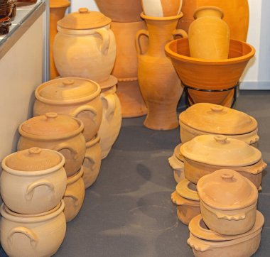 Clay Terracotta Dünya Malzemeleri Hollanda Fırın Fırınları ve Yuvarlak Tencereler