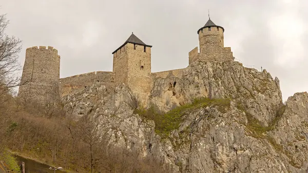 Ortaçağ Kalesi Taş ve Duvar Taşı Golubac Tarihi Sırbistan Bahar Günü