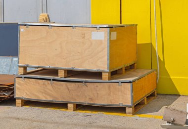 Yığılmış Ağır Yük Tahta Kutu Kargo Paketleri