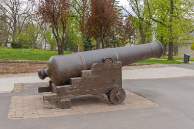 Belgrad 'daki Kalemegdan Kalesi' ndeki Müzenin Önündeki Eski Topçu Topu Sırbistan 'da