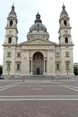 Budapeşte, Macaristan - 13 Temmuz 2015: Başkentteki Roma Katolik Katedrali Aziz Stephen Tarihi Eserleri.