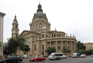 Budapeşte, Macaristan - 13 Temmuz 2015: Başkentteki Aziz Stephen Roman Katolik Kilisesi.