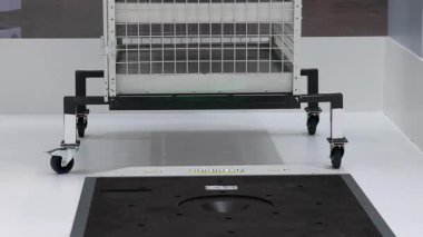 Otomatik Mobil Robot Akış Rafı Dağıtım Depo Teknolojisi
