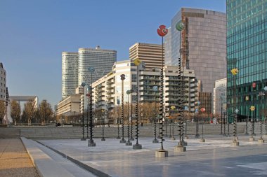 Paris, Fransa - 05 Ocak 2010: Merkezi Kordon 'da Modern Sanat Kurulumu Başkentteki La Defansta.