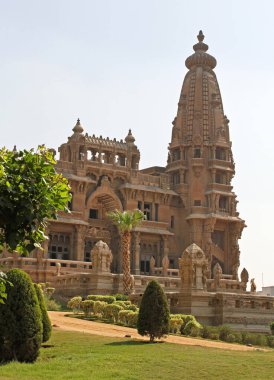 Kahire, Mısır - 03 Mart 2010: Ünlü Baron Heliopolis şehrinin tarihi yapısını istihdam etti.