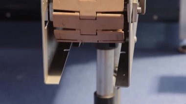 Üretim Hattı Makinesinden Yukarı Taşımacılık