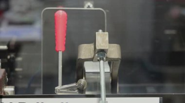 Otomatik Bekleme Metal Kıskaç Atölye Aracı