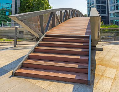 Yeni Belgrad 'daki Modern Köprü Yaya Yolu