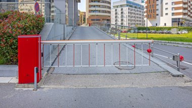 Güvenli Sensörlü Uzaktan İşletilen Otopark Rampası Engelleyici