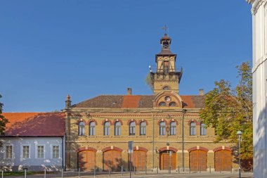 Sunny Autumn Day Seyahatinde Slavonski Brod Hırvatistan 'da Terk Edilmiş İtfaiye Tarihi Binası