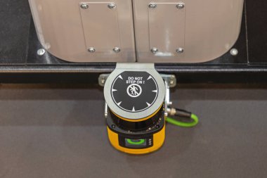 Uyarı İşareti Makine Endüstrisinde Tedbirli Olmayın