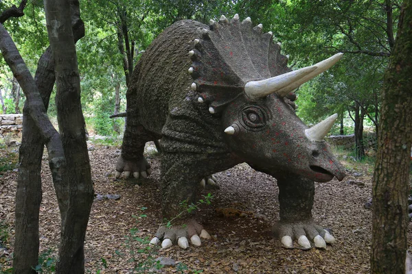 Ajaltoun Lebanon August 2022 Satue Triceratops Dinosaur Dino City Park — Foto Stock