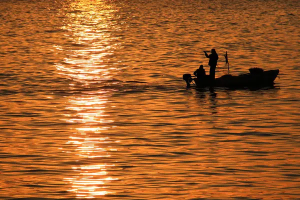 Fishermen Boat Fishing Sunset Mediterranean Sea — Stock Photo, Image