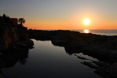 Batroun, Lübnan 'da deniz limanı manzarası..