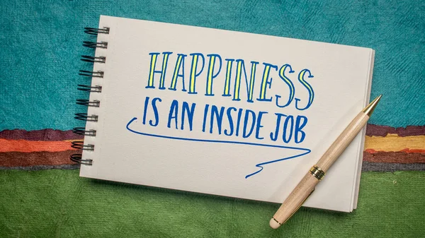 Felicidad Trabajo Interno Escritura Inspiradora Cuaderno Bocetos Contra Colorido Paisaje —  Fotos de Stock