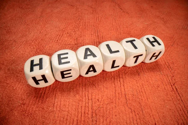 健康という言葉は文字のキューブ マクロショット ライフスタイルの概念 — ストック写真