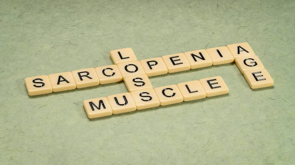 Sarcopenia Perda Muscular Devido Envelhecimento Palavras Cruzadas Telha Marfim Saúde — Fotografia de Stock