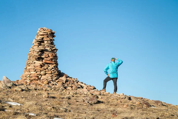 Hiker Large Stone Cairn Overlooking Colorado Prairie Soapstone Prairie Natural — Stock Photo, Image