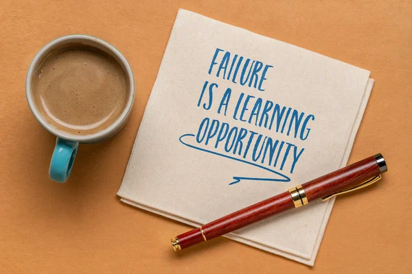 Başarısızlık Bir Öğrenme Fırsatıdır Kahve Başarı Kişisel Gelişim Konseptiyle Peçeteye — Stok fotoğraf