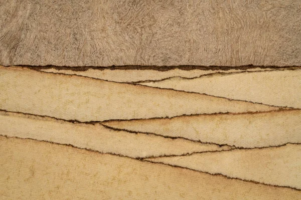 Абстрактный Пейзаж Пустыни Созданный Листов Текстурированной Желтой Коричневой Бумаги Ручной — стоковое фото