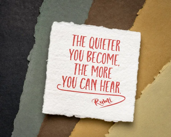 Mere Stille Bliver Mere Kan Høre Inspirerende Citat Fra Rumi - Stock-foto