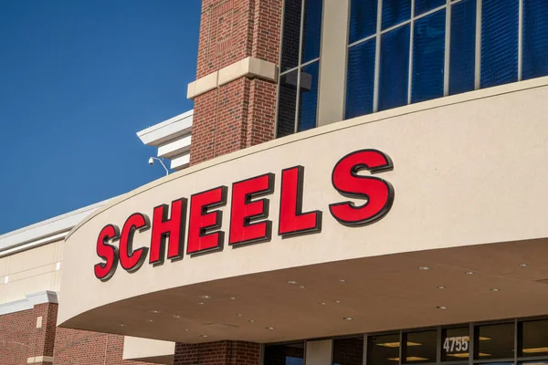 Johnstown Usa Maart 2023 Gevelteken Van Scheels Winkelketen Met Kleding — Stockfoto
