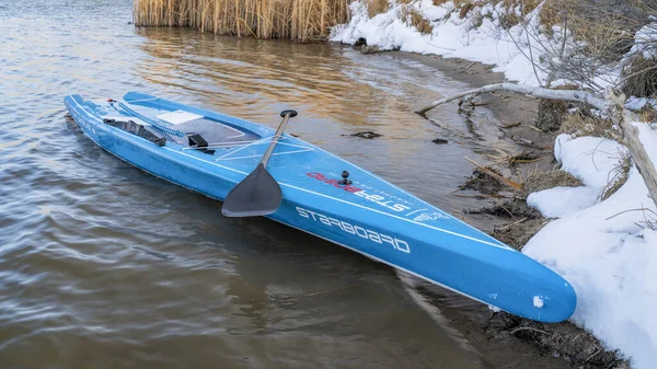 Ort Collins Usa März 2023 Schnellfahrendes Stand Paddleboard Für Flachwasser — Stockfoto