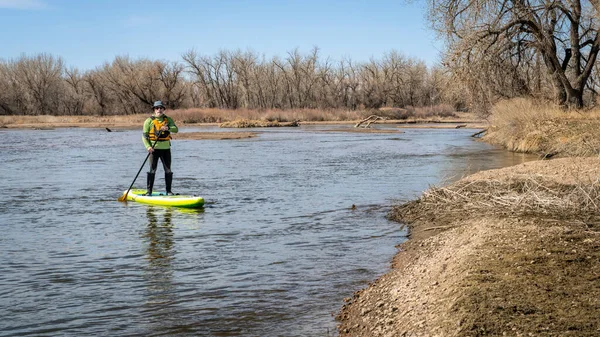 Senior Männlicher Stand Paddler Auf Dem South Platte River Colorado — Stockfoto