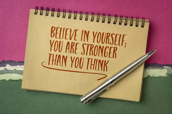 Πίστεψε Στον Εαυτό Σου Είσαι Πιο Δυνατός Όσο Νομίζεις Εμπνευσμένη — Φωτογραφία Αρχείου