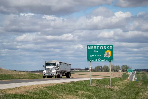 Nebraska Élet Fák Napja Otthona Útszéli Üdvözlő Tábla Államhatáron Kansas — Stock Fotó