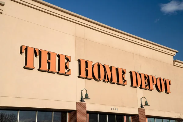 Fort Collins Usa April 2023 Entrance Sign Home Depot Den – stockfoto
