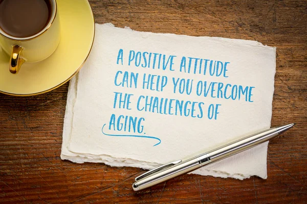 Uma Atitude Positiva Pode Ajudá Superar Desafios Envelhecimento Nota Inspiradora — Fotografia de Stock