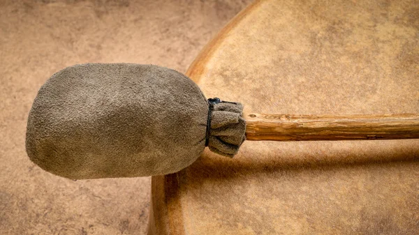 Détail Main Style Amérindien Chaman Cadre Tambour Avec Batteur — Photo