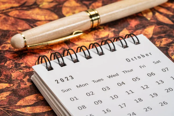 October 2023 Closeup Small Desktop Calendar Pen Time Business Concept — Photo