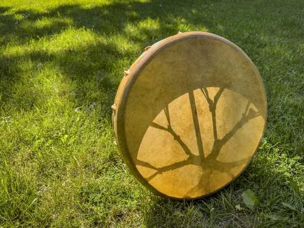 Handmade Native American Style Shaman Frame Drum Grass Backlit Sun — Stock Photo, Image